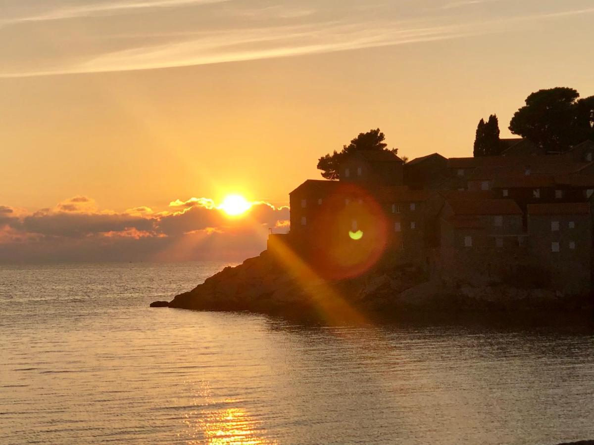Sveti Stefan Apartment *
