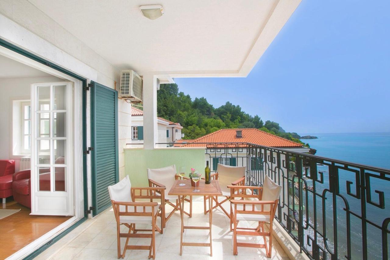 Sveti Stefan Apartment *